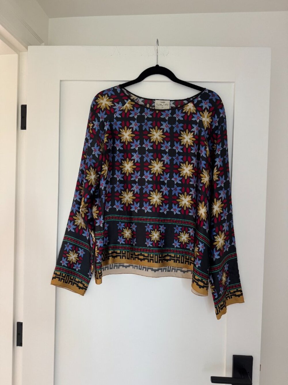 Silk - Picture 6 of 6